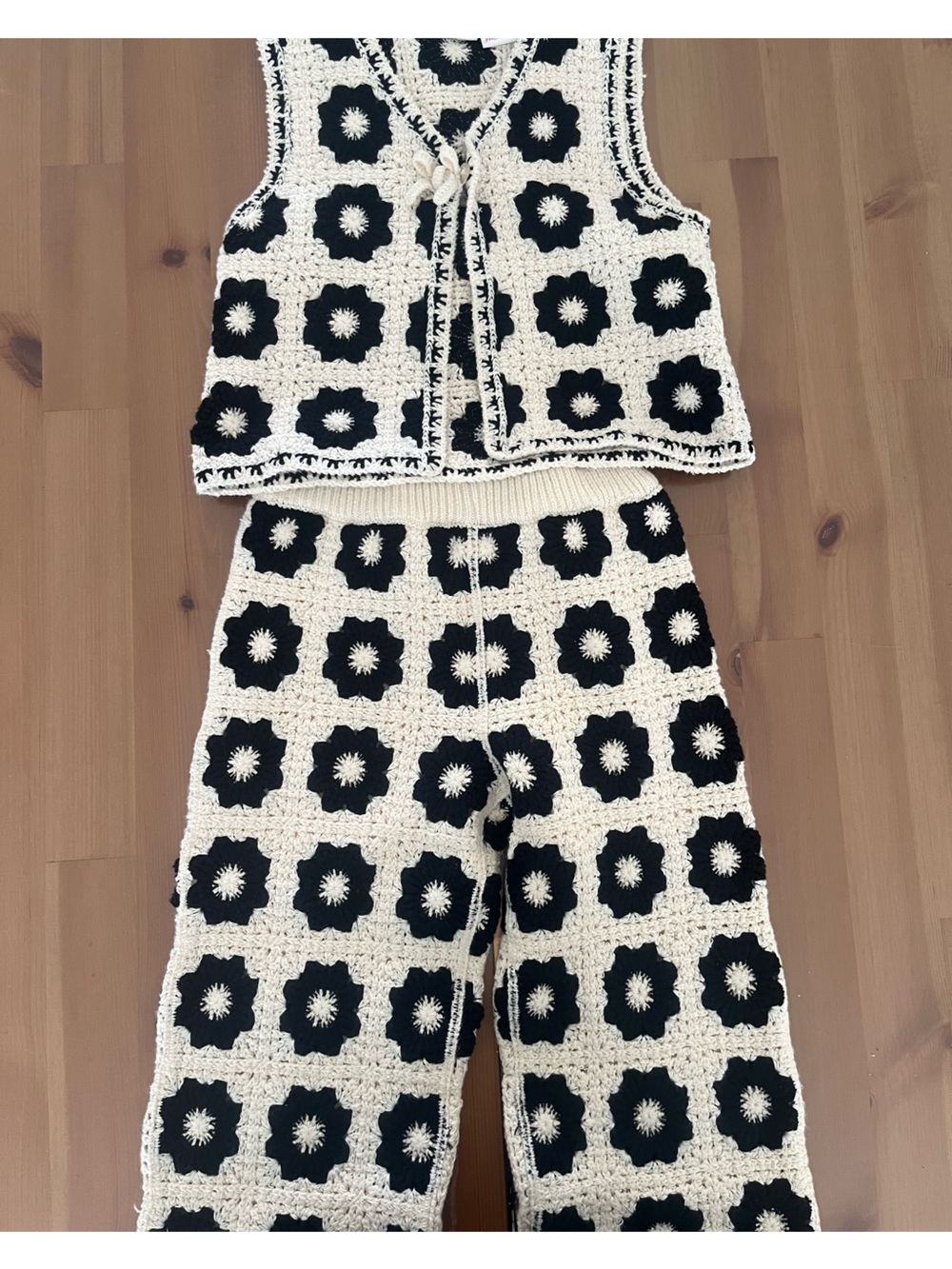 Zara Black & Cream Crochet Floral Throw